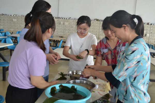 泰开环保端午节包粽子团建活动纪实